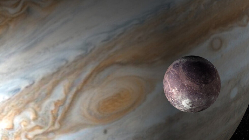 هابل يجد بخار ماء ثابت على قمر للمشتري 