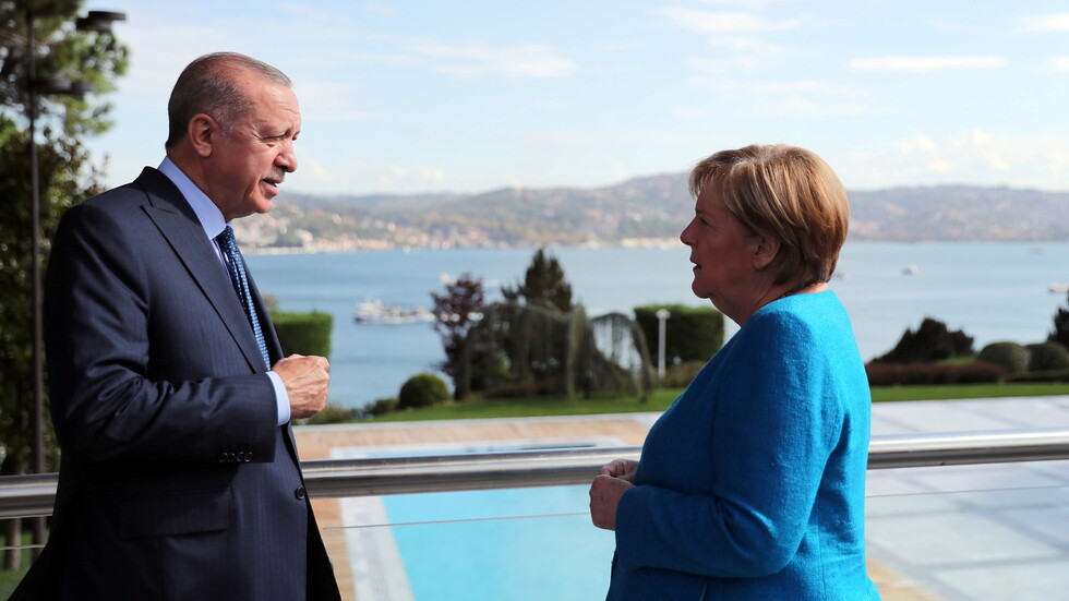 زيارة الوداع.. ميركل في اسطنبول للقاء أردوغان (صور)