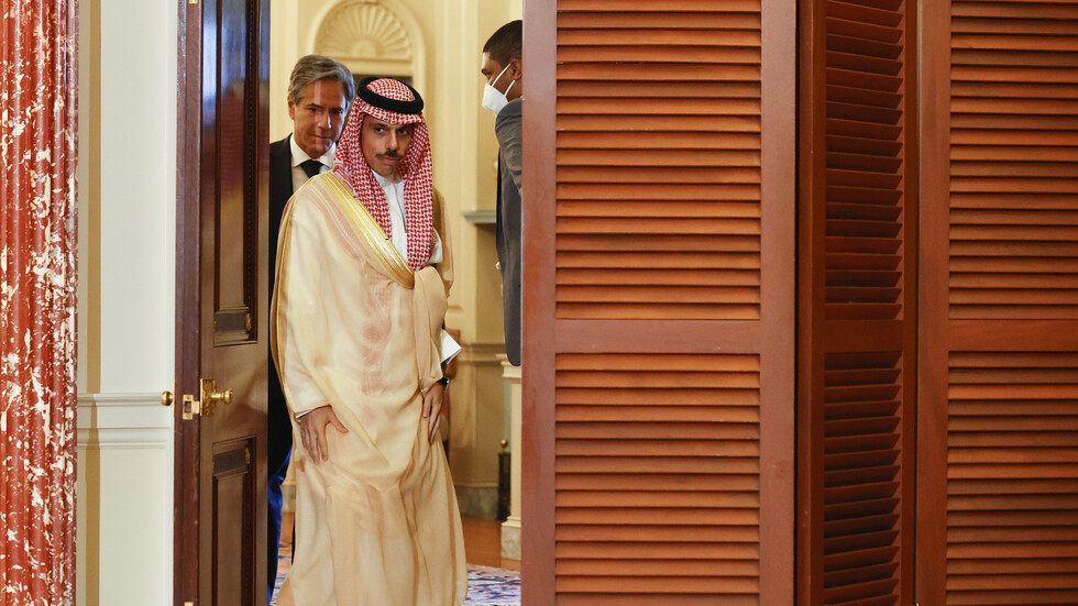 الإعلام الإسرائيلي يحتفي بتصريح منسوب إلى وزير خارجية السعودية