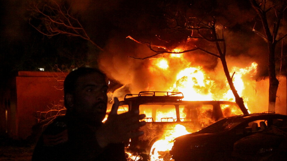 مصرع 7 من أفراد أسرة جراء حريق منزل بشرق باكستان