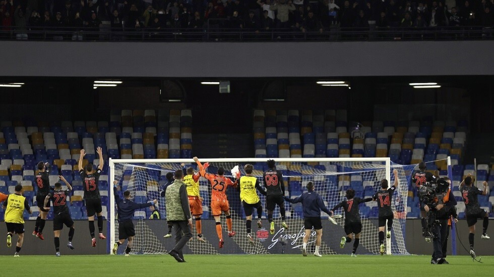 نابولي يستعيد صدارة 