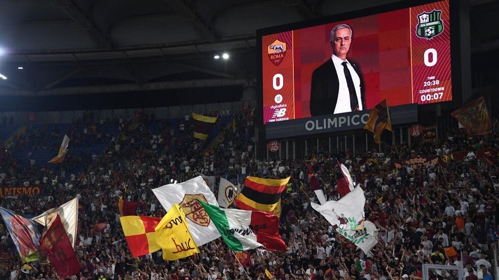 مورينيو يغازل جماهير نيوكاسل بعد الاستحواذ السعودي