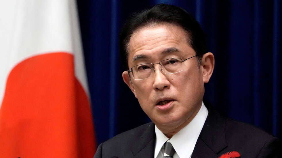 رئيس الوزراء الياباني يقطع جولة عمل ويعود إلى طوكيو بسبب إطلاق بيونغ يانغ لصاروخ جديد