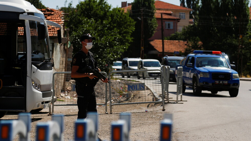 تركيا.. أوامر باعتقال 158 شخصا بينهم 33 جنديا في إطار استهداف شبكة غولن