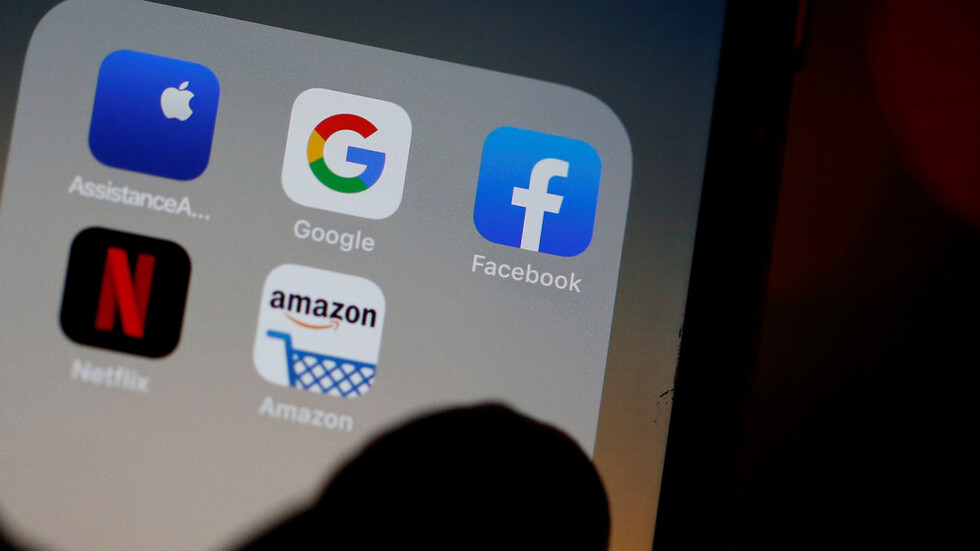 مهندسة سابقة في شركة "غوغل" تتحدث عن برامج تسخدمها الشركة وما قد تحمله في طياتها