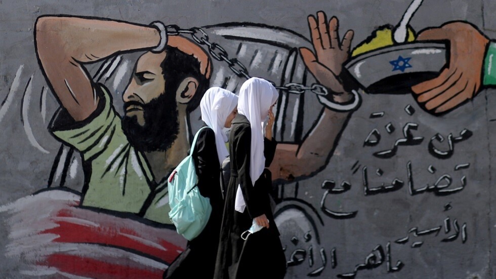 نادي الأسير: نقل عدد من الأسرى الفلسطينيين المضربين إلى المستشفى بعد تردي أوضاعهم الصحية