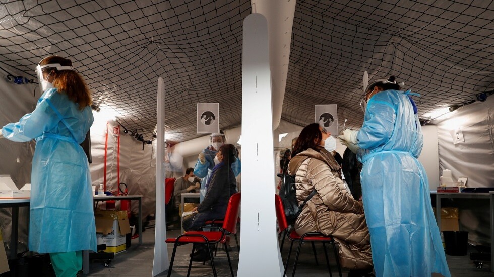 إيطاليا تعلن عن ارتفاع ملحوظ في وفيات وإصابات كورونا