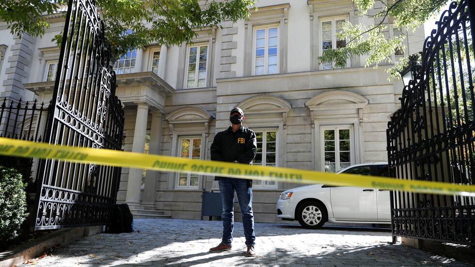 مكتب التحقيقات الفدرالي الأمريكي يفتش منازل لأقرباء الملياردير الروسي ديريباسكا