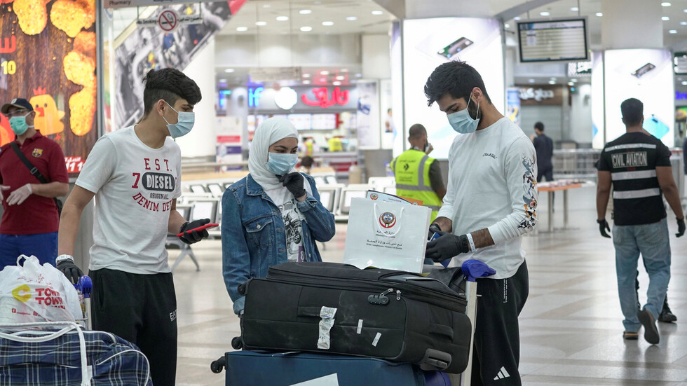 الكويت تعلن عودة "الحياة الطبيعية الحذرة"