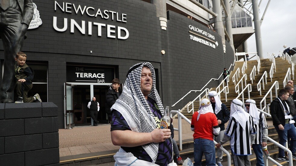 طلب خاص من نيوكاسل لجماهيره يتعلق بالزي العربي