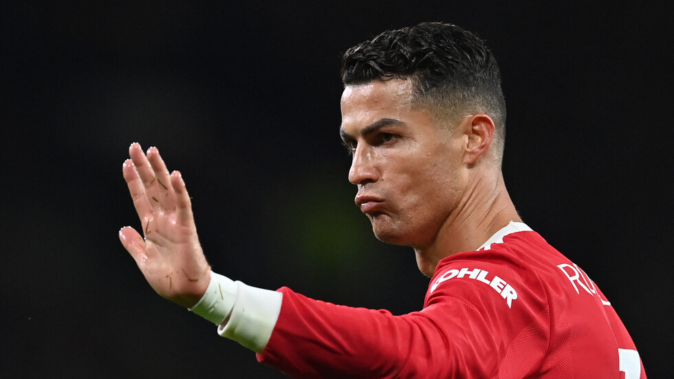 رونالدو يوجه رسالة للجمهور (صور)