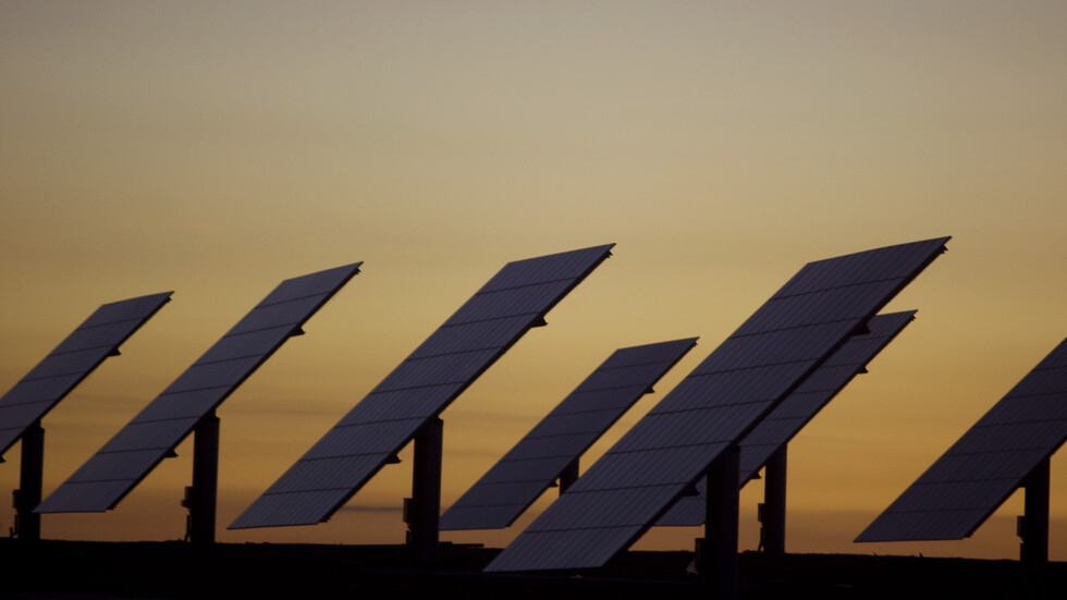 3 دول عربية ضمن القائمة.. أكثر الدول جاذبية للاستثمار بالطاقة المتجددة