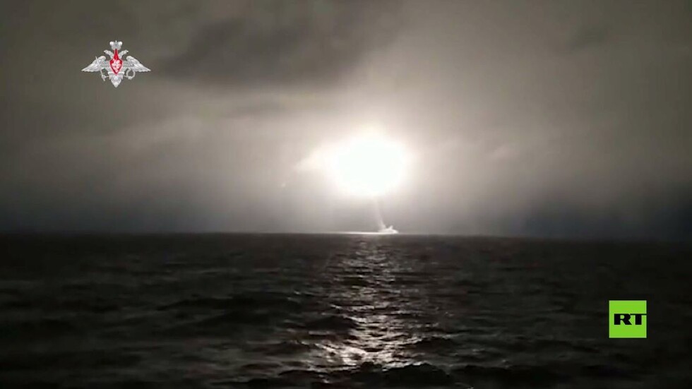 بالفيديو.. غواصة 