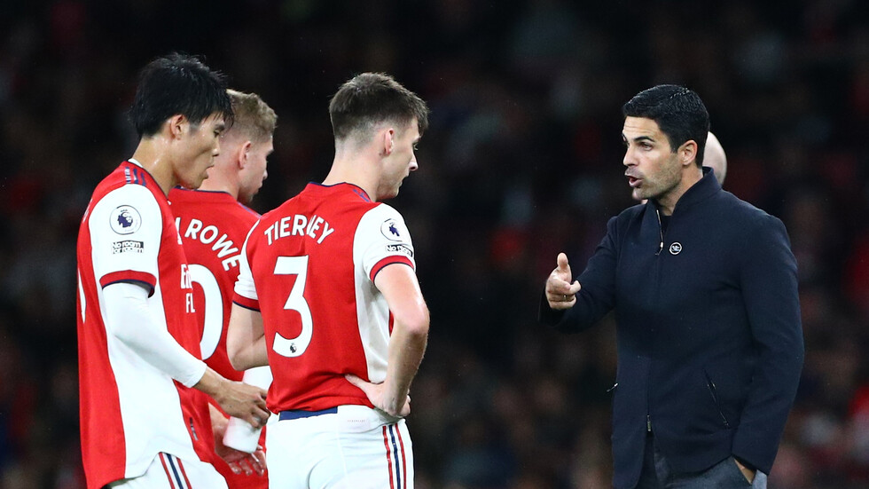 أرسنال يرفض بيع سميث رو إلى أستون فيلا