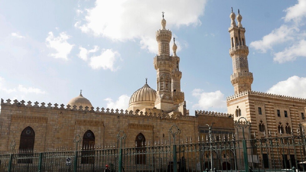 مفكر مصري: "ليس هناك عبارة أن محمدا رسول الله في الشهادة والأذان"