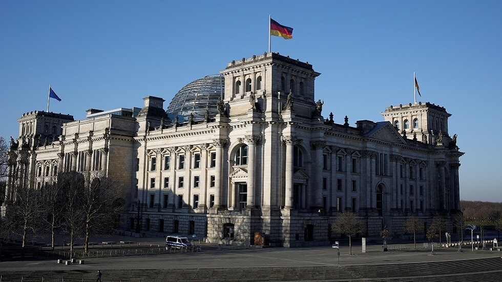 نائب ألماني بارز: تصريحات وزيرة دفاعنا بشأن روسيا غير مسؤولة