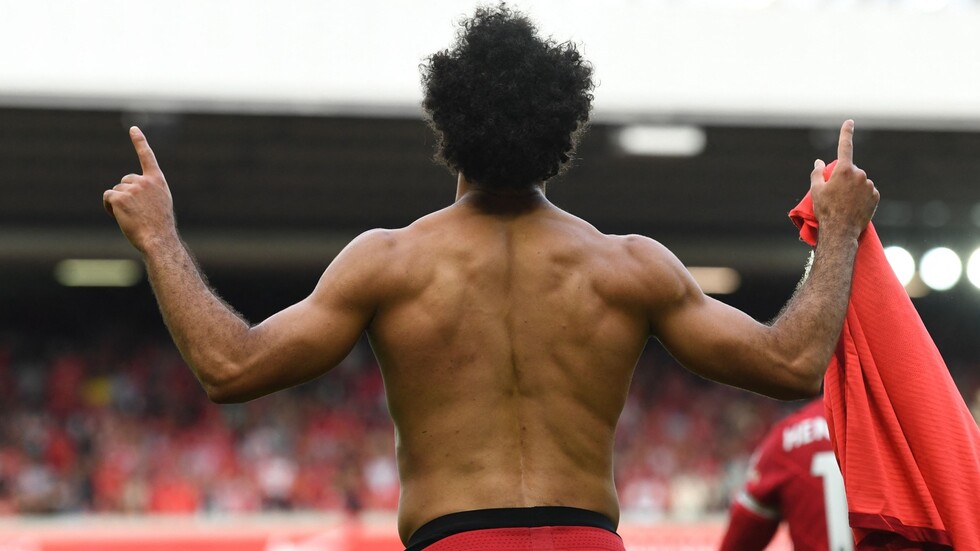 محمد صلاح يحدد موعد اعتزاله ويستشهد برونالدو وميسي