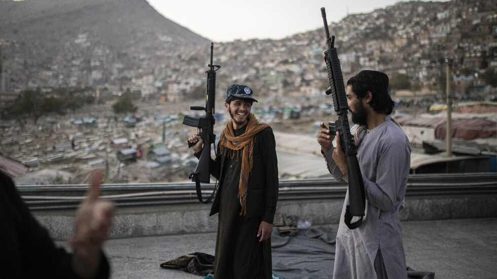 وسائل إعلام: راية "داعش" ترفرف فوق قرية وسط أفغانستان