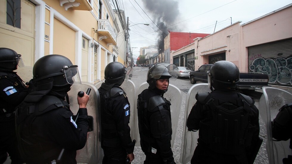 غواتيمالا تفرض حظرا للتجول في مقاطعة شهدت احتجاجات