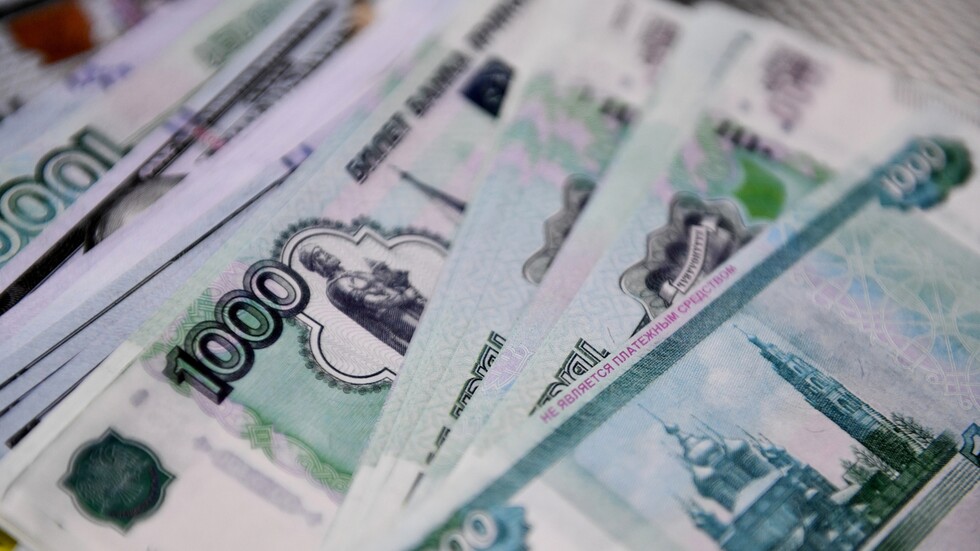 الحكومة الروسية تخصص 38.5 مليار روبل كدعم للشركات في أزمة كورونا