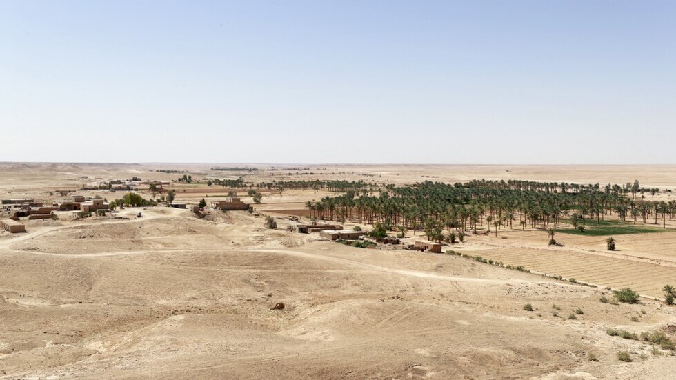 لم يصلها كورونا ولا لقاحه.. قرية عراقية في الصحراء بدون ماء وكهرباء منذ أكثر من قرن (صور)