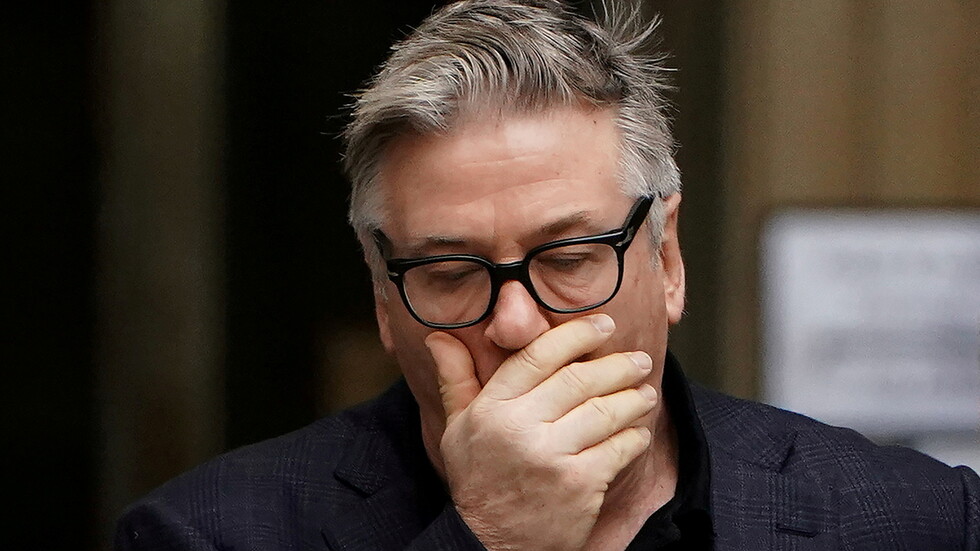 طرد سابقا بسبب الأسلحة.. تفاصيل جديدة عن الرجل المتسبب بمأساة أليك بالدوين