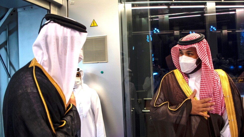 مقطع فيديو متداول لموقف "تقدير واحترام" بين أمير قطر وولي عهد الكويت ومحمد بن سلمان (فيديو)