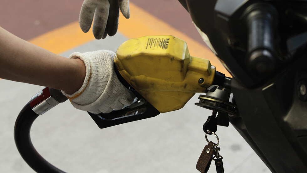 توقف معظم محطات الوقود في إيران عن العمل بسبب خلل فني وأنباء غير مؤكدة عن هجوم إلكتروني