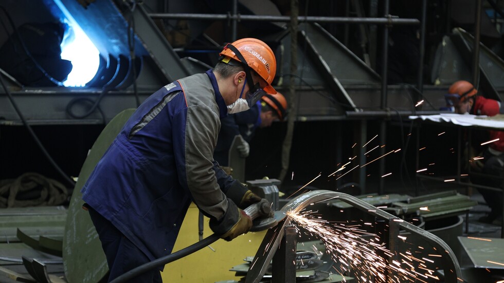 موسكو: صناعة بناء السفن الروسية أمام اختبار العقوبات