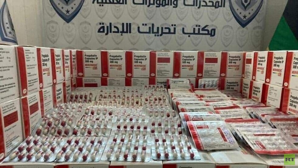 ليبيا.. ضبط مروجين للمخدرات بحوزتهما 69 ألف قرص من حبوب الهلوسة