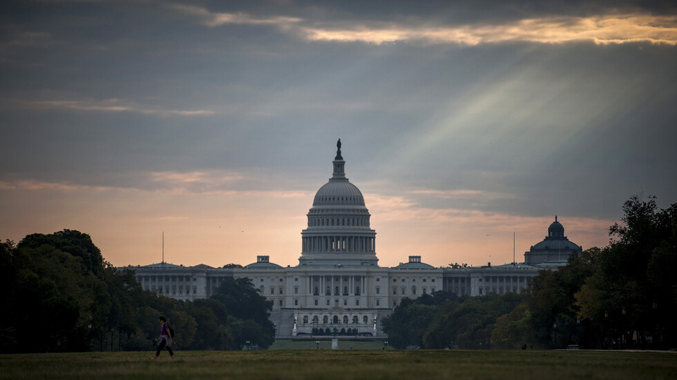 دعوة لبايدن لعدم فرض عقوبات على الهند بسبب شرائها أسلحة روسية