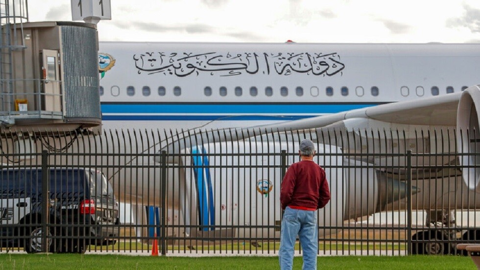 توقيف أمريكي بحوزته مواد مخدرة ومشروبات كحولية في مطار الكويت