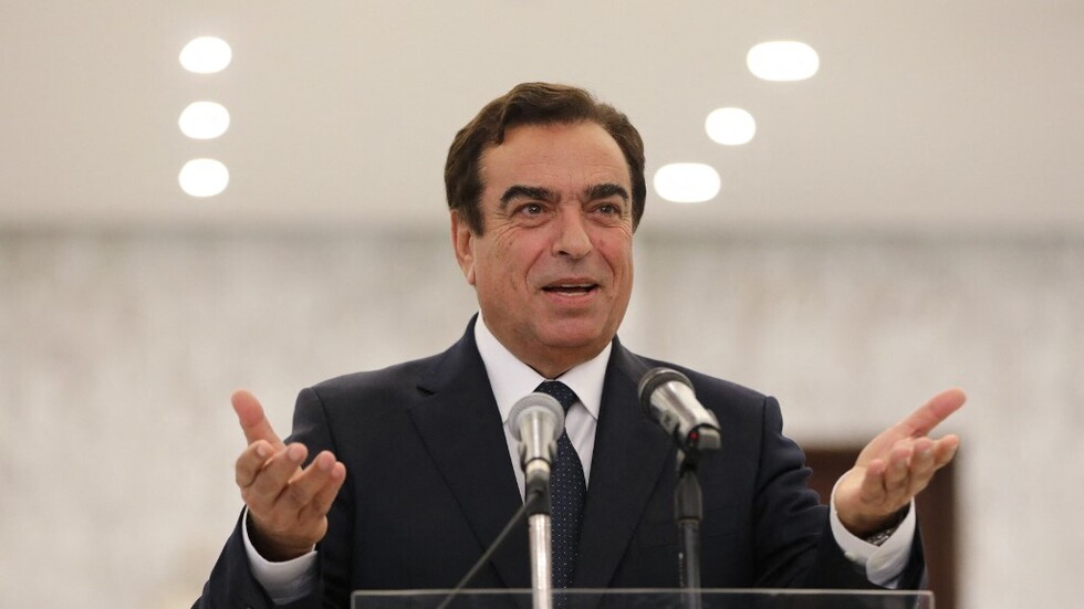 كيف يبرر المتضامنون مع قرداحي تصريحاته حول حرب اليمن؟