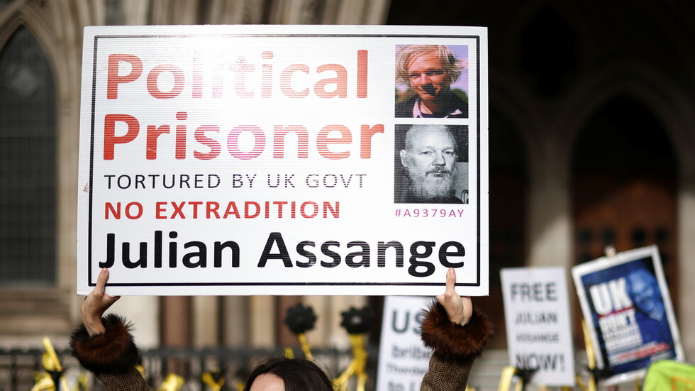 واشنطن تتعهد للمحكمة البريطانية التي تنظر في تسليم أسانج بحسن معاملته