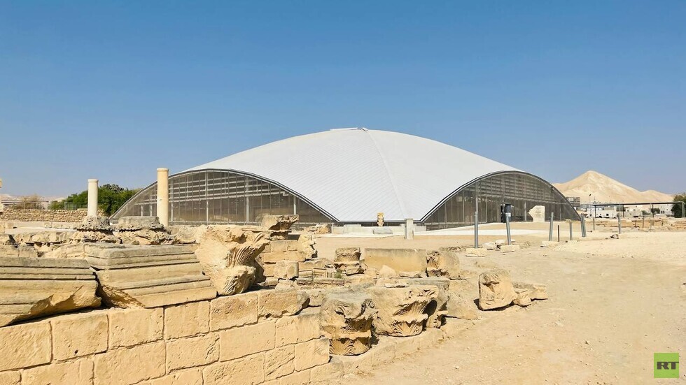 السياحة الفلسطينية تفتتح مشروع حماية أحد أكبر لوحات الفسيفساء في العالم (صور+فيديو)