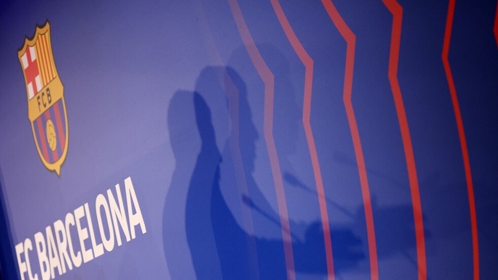 برشلونة يتوصل لاتفاق مع بديل كومان