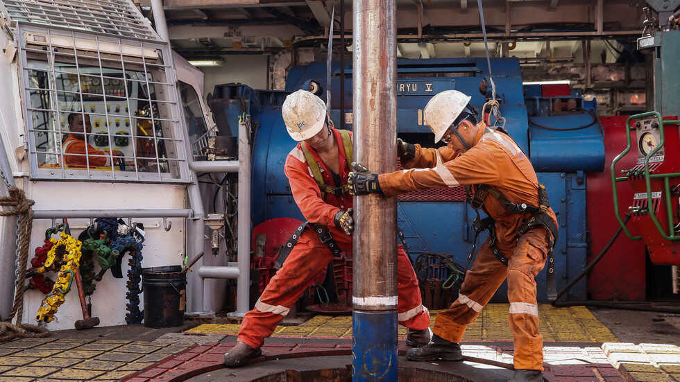 "روس نفط" الروسية: حقبة النفط الرخيص قد ولت