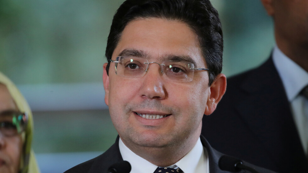 نائب إسباني يقول إن وزير الخارجية المغربي "انتهك" المجال الجوي الجزائري بطائرة إسبانية