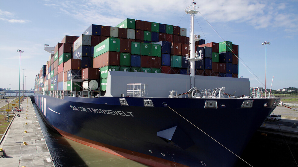 قناة بنما تسجل رقما قياسيا في الشحن البحري