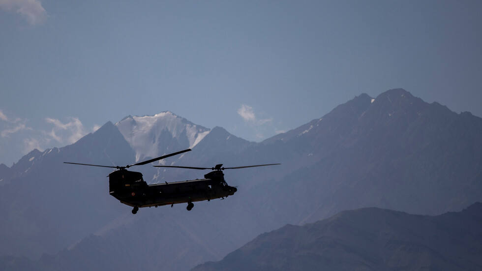 وسائل إعلام: الهند تنشر الأسلحة التي اشترتها في الولايات المتحدة على حدودها مع الصين