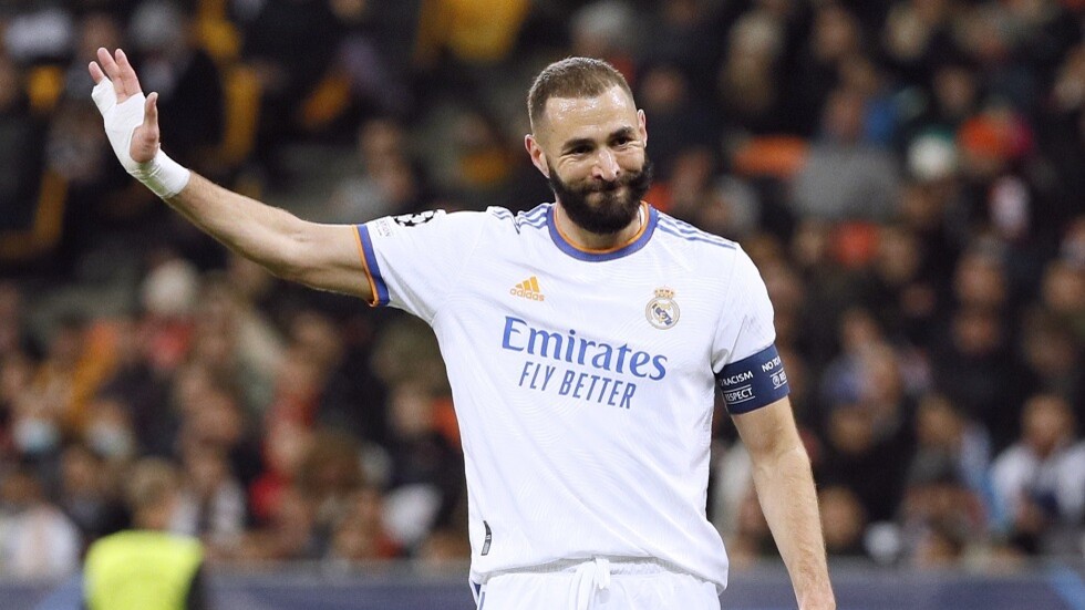 رسميا.. بنزيما خارج تشكيلة ريال مدريد أمام إلتشي