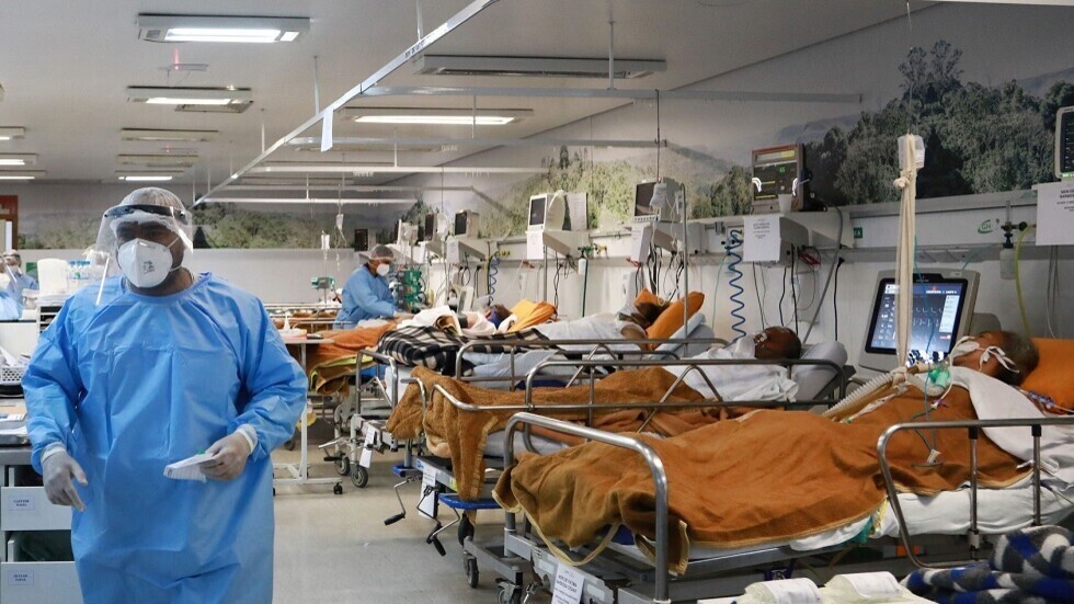 البرازيل تسجل 11965 إصابة و394 وفاة جديدة بكورونا