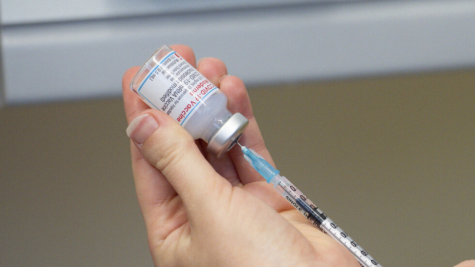 بريطانيا تعلن أنها سترسل ملايين أخرى من لقاحات كورونا إلى بلدان نامية