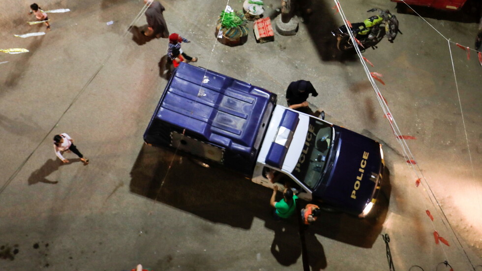 واقعة أليمة في مصر..أب يحتجز ابنته ويقيدها بالجنازير لمدة 3 سنوات والأمن يتحرك (صور)