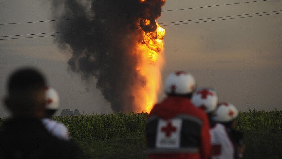 المكسيك.. قتيل و15 مصابا في انفجار خط أنابيب للنفط وسط البلاد