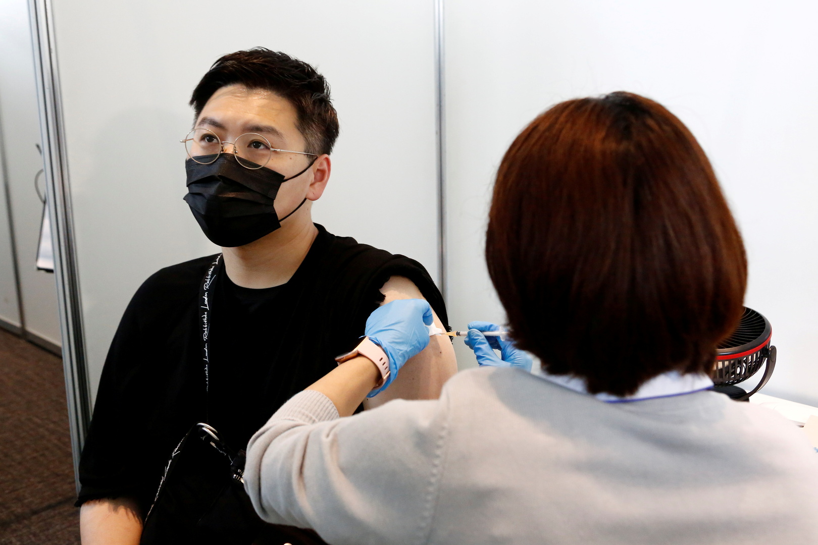 اليابان تعلن تفوقها على الولايات المتحدة من حيث معدل التطعيم ضد كورونا