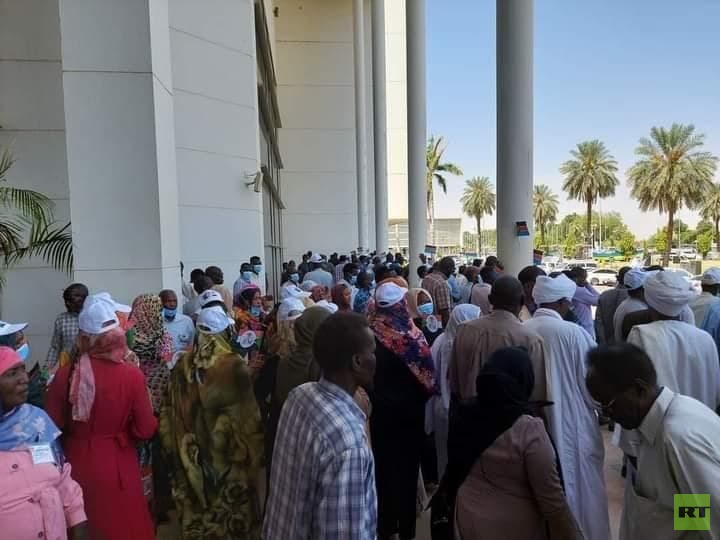 أحزاب وحركات سودانية تنشق عن قوى الحرية والتغيير وتوقع ميثاقا جديدا