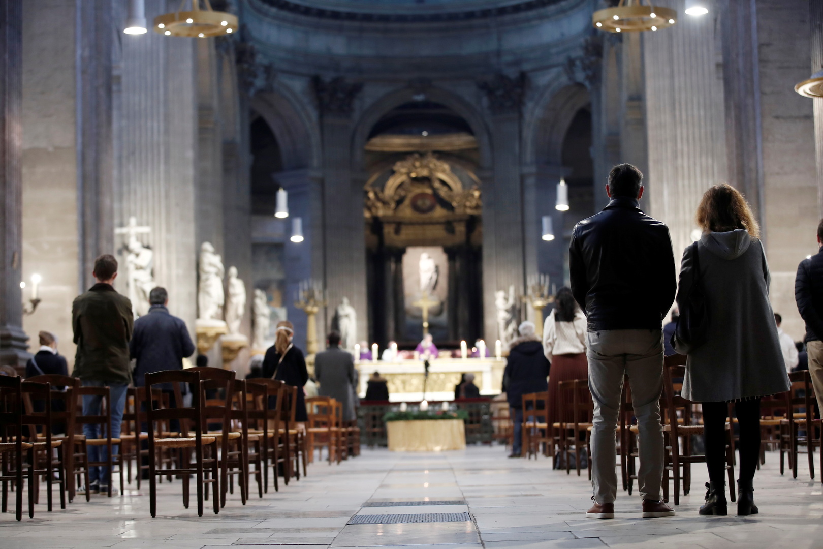 لجنة: نحو 3.2 ألف مشتبه بهم بالاعتداء الجنسي على الأطفال في فرنسا منذ عام 1950 مرتبطون بالكنيسة