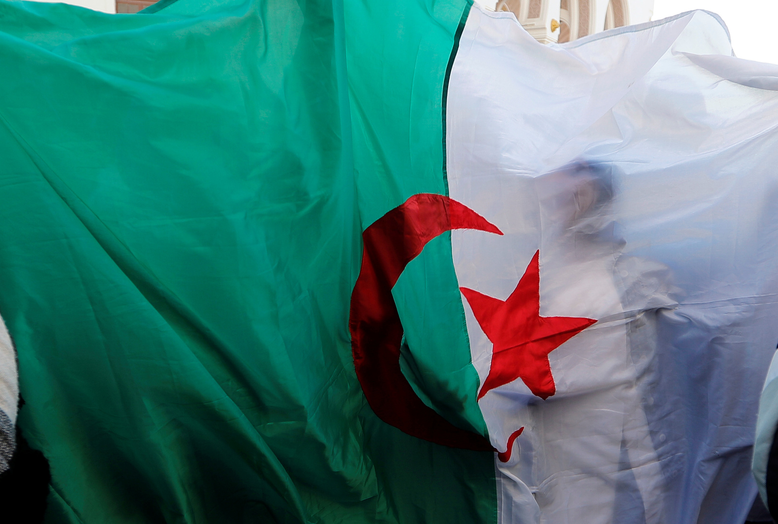 بيان الرئاسة الجزائرية ردا على تصريحات ماكرون