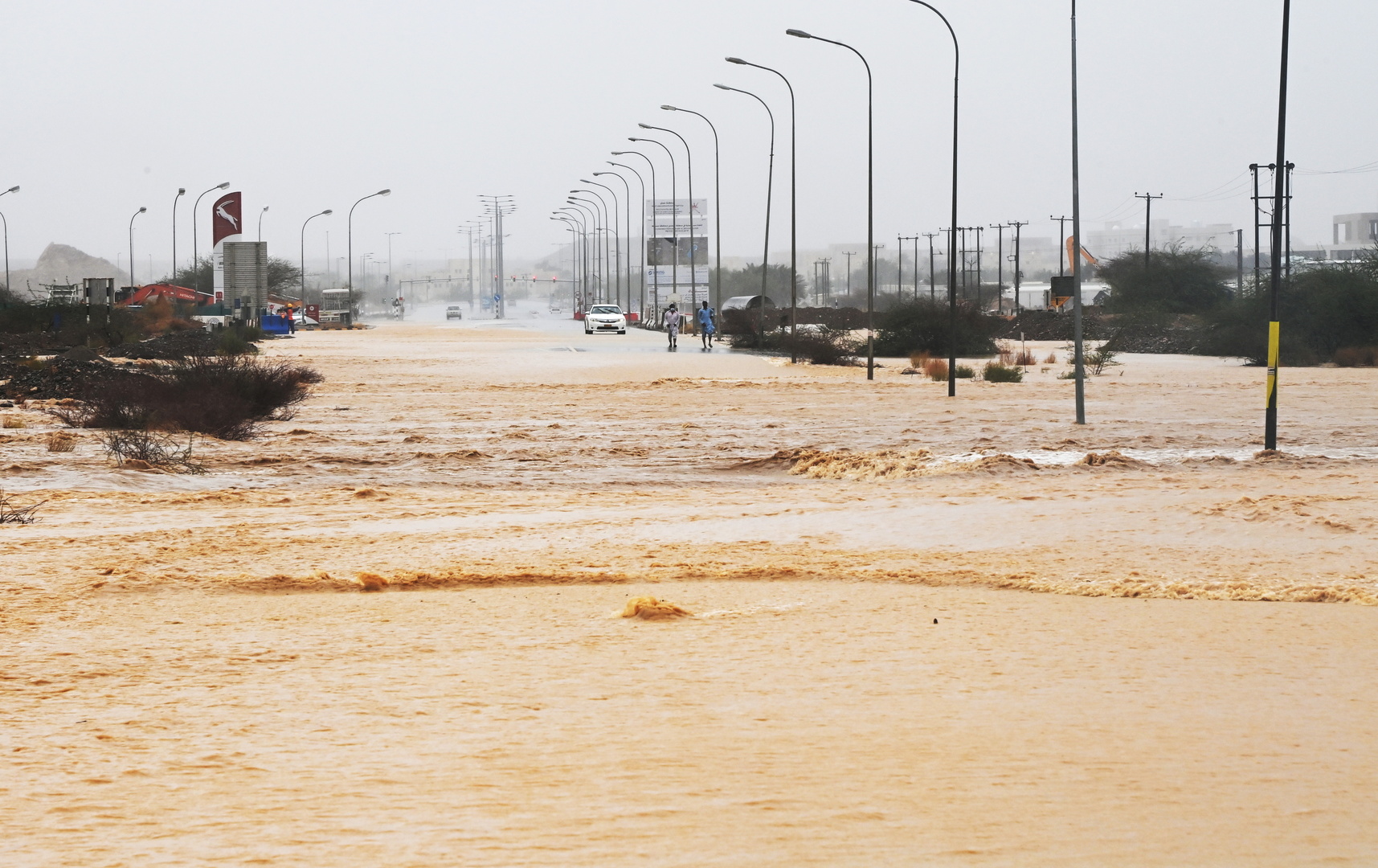 تسجيل  7 حالات وفاة جديدة وبلاغات عن حالات فقدان في سلطنة عمان جراء الإعصار 